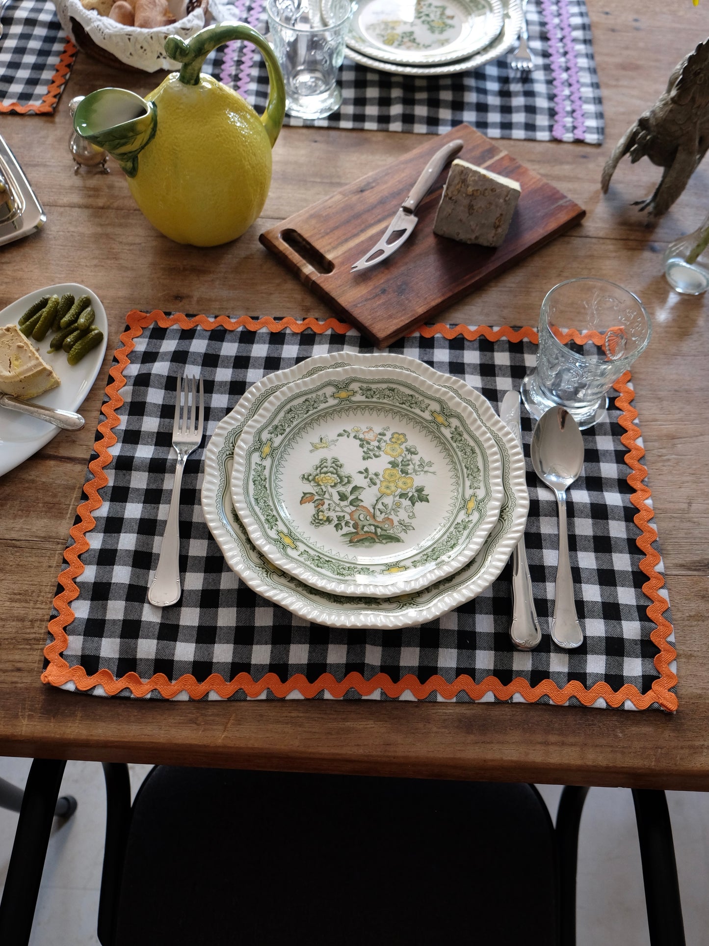 Mantel Josefita - Black & Orange